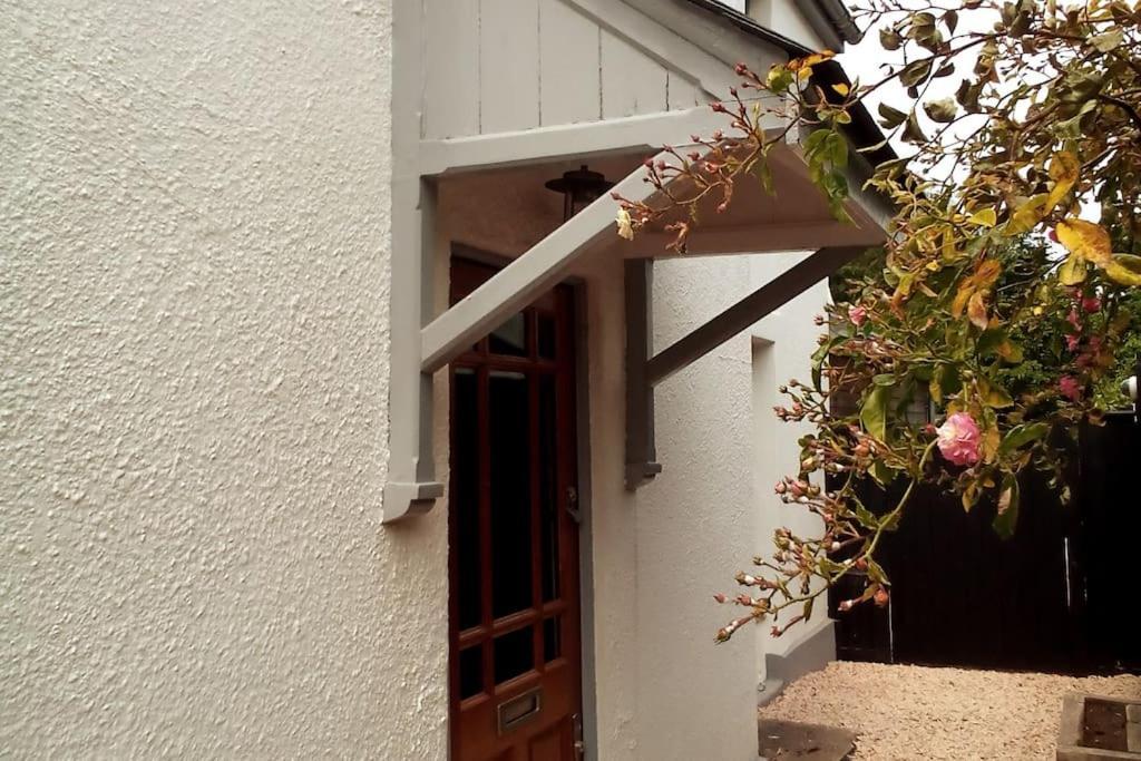 Quaint 3 Bedroom Devon Cottage Хонитън Екстериор снимка