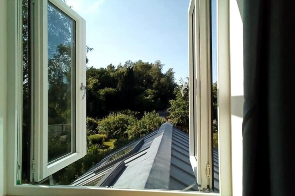 Quaint 3 Bedroom Devon Cottage Хонитън Екстериор снимка