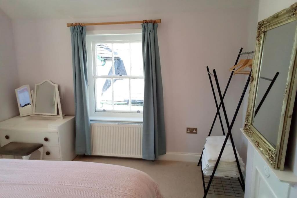 Quaint 3 Bedroom Devon Cottage Хонитън Екстериор снимка