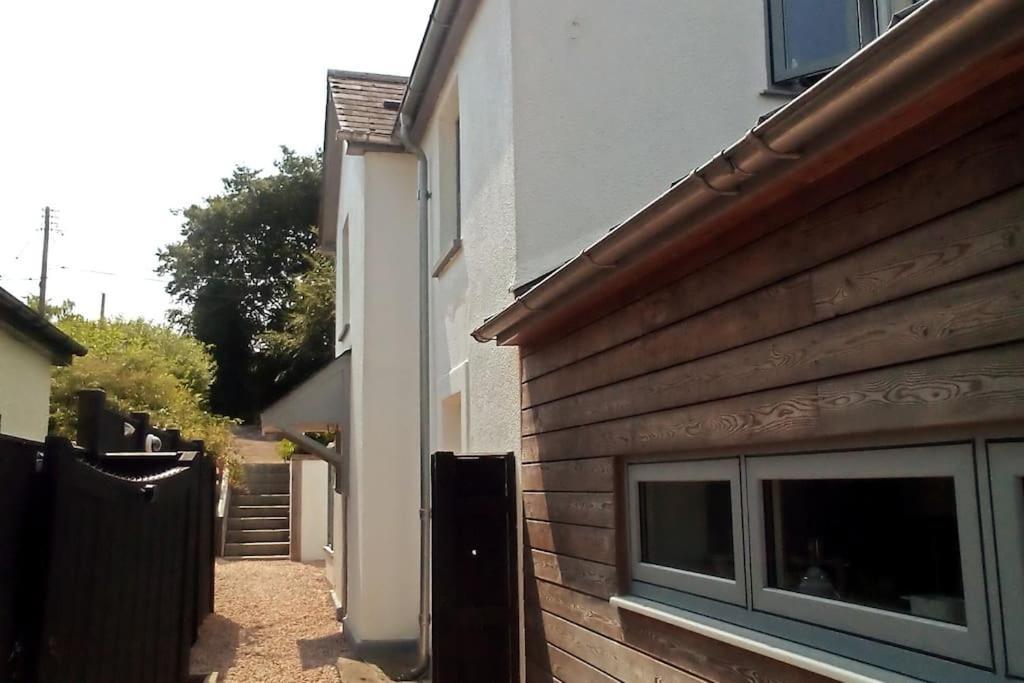Quaint 3 Bedroom Devon Cottage Хонитън Екстериор снимка