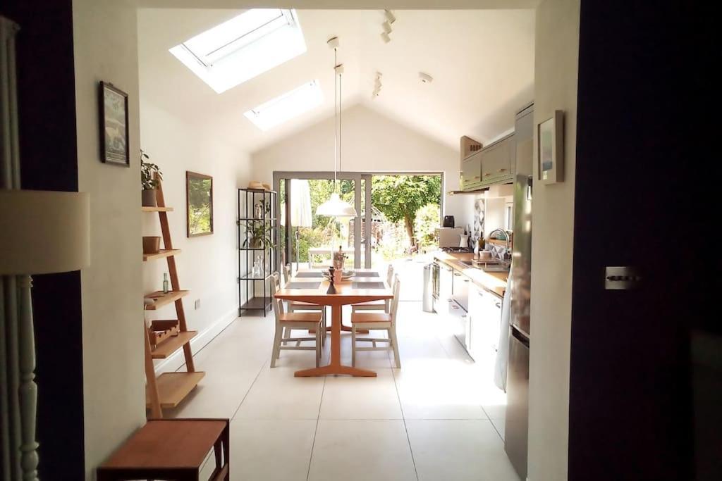 Quaint 3 Bedroom Devon Cottage Хонитън Екстериор снимка