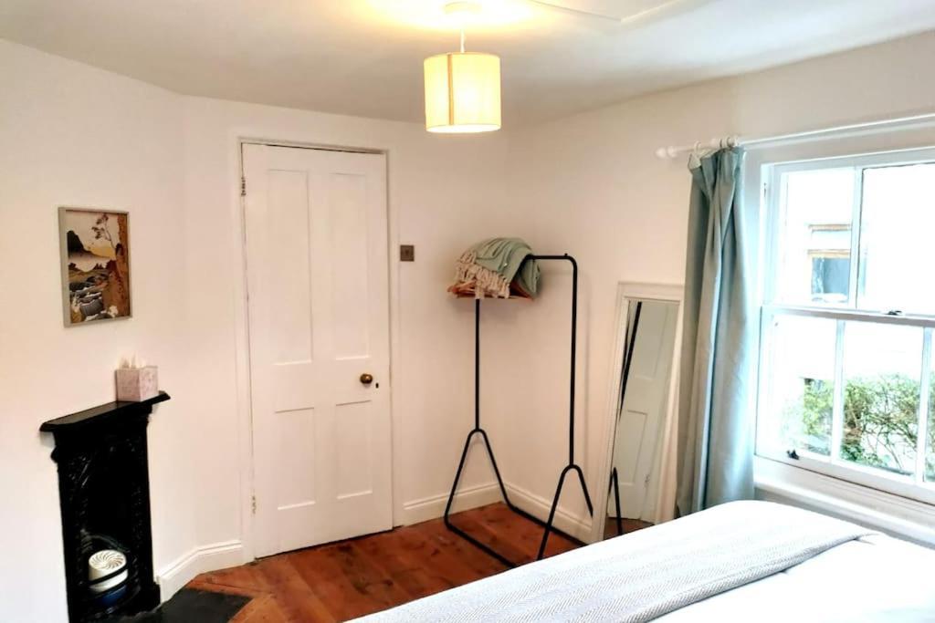 Quaint 3 Bedroom Devon Cottage Хонитън Екстериор снимка