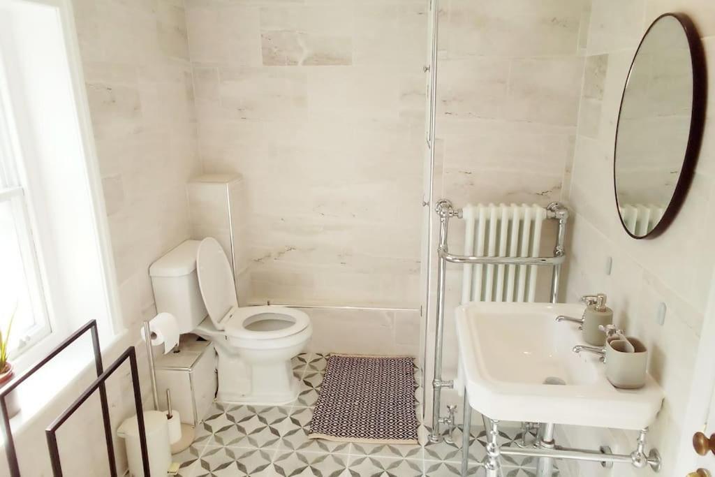 Quaint 3 Bedroom Devon Cottage Хонитън Екстериор снимка