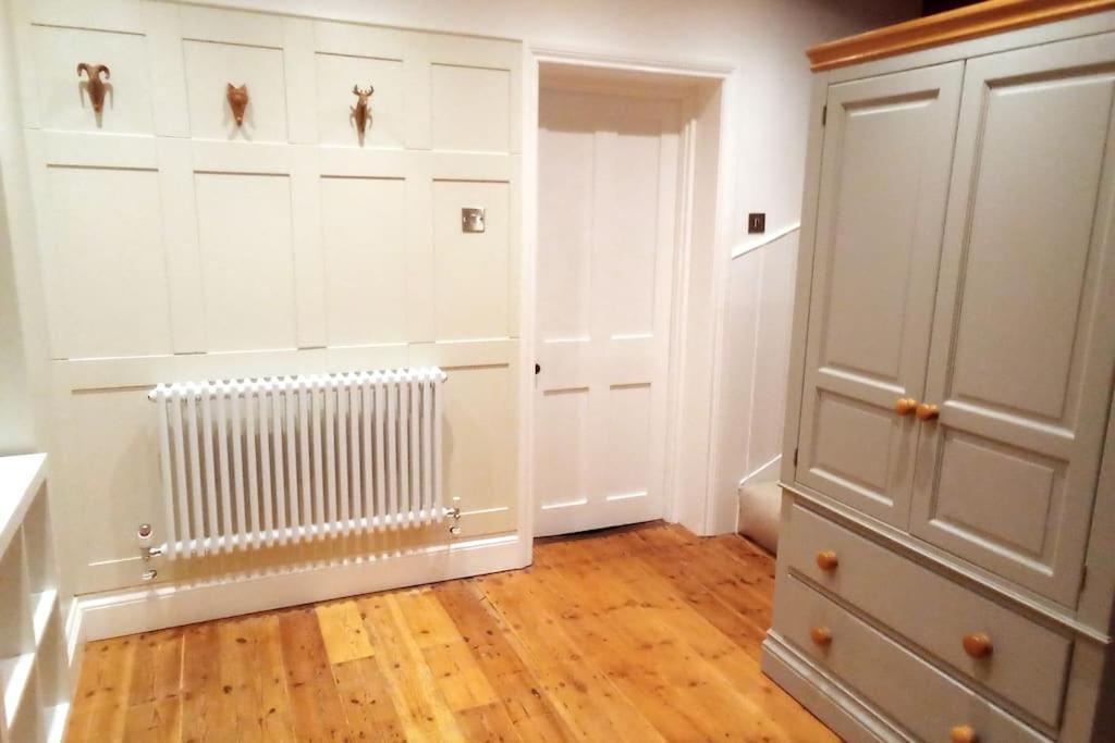 Quaint 3 Bedroom Devon Cottage Хонитън Екстериор снимка